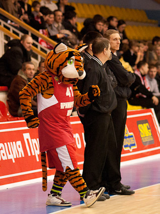 «Спартак-Приморье» - «Рязань» 73:75