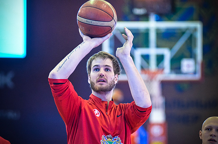 «Спартак-Приморье» - «Россия» 66:70