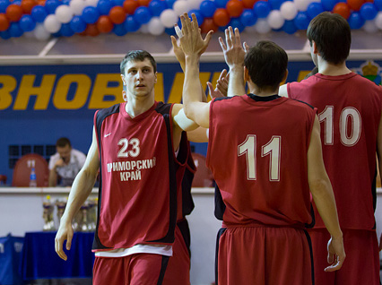 Победой «Спартака» завершился чемпионат Приморского края
