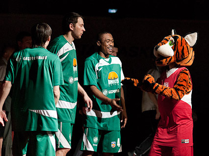 БЕКО ПБЛ. «Спартак-Приморье» - УНИКС 60:74