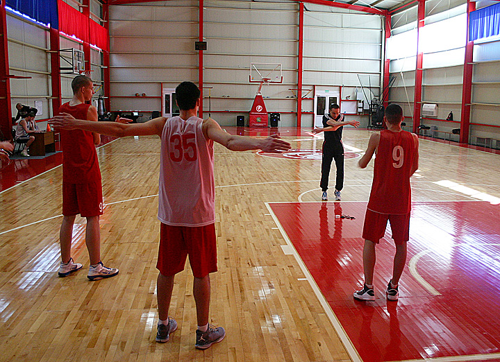 Алексей Саврасенко, Владимир Дячок и Георгий Артемьев провели мастер-класс в спортивном центре «Спарта»