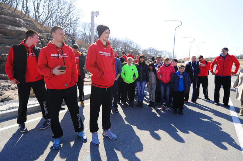 Первая экскурсия в Приморском океанариуме прошла для «Спартака-Приморье» и детей из подшефного интерната