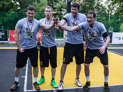 Молодым есть у кого учиться