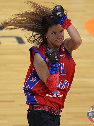 Творческим руководителем группы поддержки "Спартака-Приморье" стала Дарья Горячева