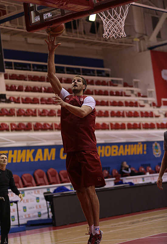 «Спартак-Приморье» готовится к первому домашнему матчу