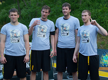 Молодым есть у кого учиться