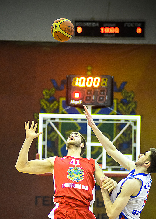 «Спартак-Приморье» - «Россия» 66:70