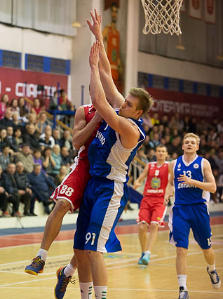 «Спартак-Приморье» - «Динамо» 68:71