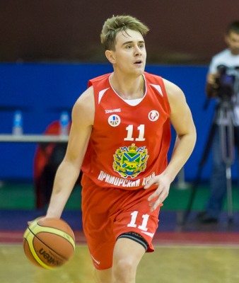 Александр Анисимов: Должны доказать, что хорошо играем не только во Владивостоке, но и в гостях